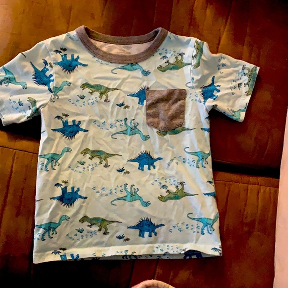 5/$13šThe Childrenās Place Boys Shirt